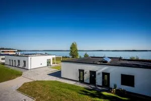Hangar 19 Superior Apartment mit Balkon und Seeblick H7W3 - Leezen