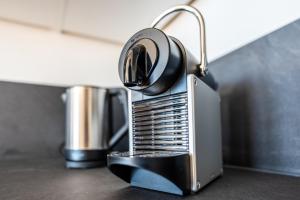 Hangar 19 Superior Apartment mit Terrasse und Garten H7W2