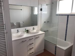 1 Wood Street, Emu Park (Star of the Sea)