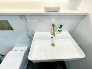 Spacious cozy2BR close to OlympicPark free carpark