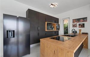 Amazing Home In Medulin With Kitchen