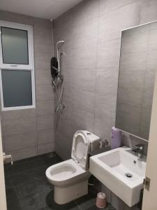 Kuching City 3 bedrooms With Pool and Car Park