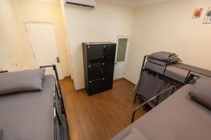 Queen Cafe Hotel & Pub