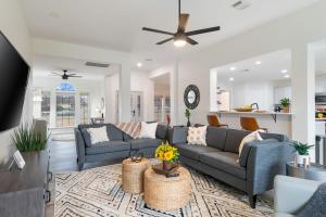 Lake Marble Falls Waterfront, House, Wet Slip, Huge Yard