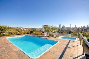 Spacious 2 Bedroom, 1 Car Space Self Catering