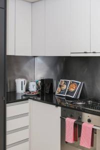 Collins Street Blues - Stay in the Heart of it All