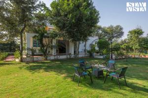 StayVistas Nature Ville - City Escape with Terrace-Balconies with View, Lawn & Gazebo