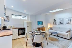 Apartment Arc de Triomphe by Studio prestige