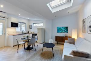 Apartment Arc de Triomphe by Studio prestige