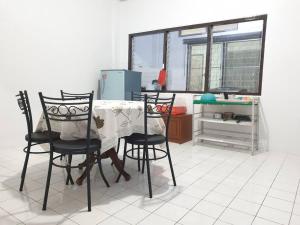 77 House, Classic House for family