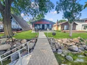 Anchors Away Cottage on Big Spirit Lake - Windom
