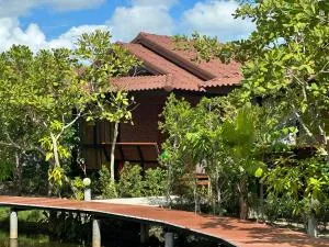 The Beatles Lagoon - Ban Khok Tanot