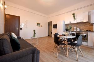 Cozy 1BR Escape - Apartment with Charming Balcony near Universitate