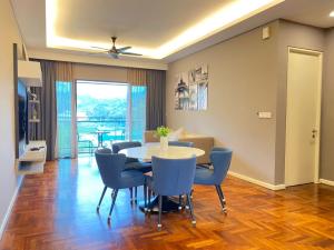 Genting Vista Superior 4BR & 4Baths Suite, Up to15 Pax, Bathtub, Coway Dispenser, 65SmartTV, 2 Private Parking