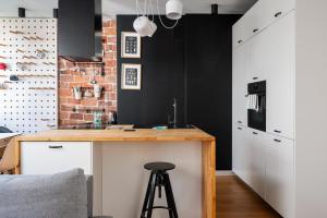 Ochota Siewierska Modern Apartment by BookingHost