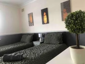 29 Comfort house 2 bedroom townhouse with parking - Messingham