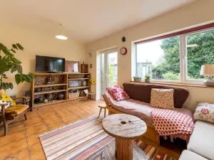 Pass the Keys 4 Bedroom home close to town - Hadnall