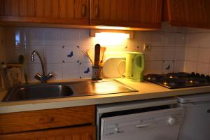 Appartements VAUJANYLOCATIONS - CLARET 2 APT 15 : photos des chambres