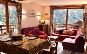 Appartements VAUJANYLOCATIONS - CLARET 2 APT 15 : photos des chambres