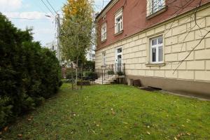 Kraków Spacious Apartment near Cardiology Clinic by Renters