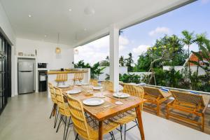 Villa L at Seseh 2 bedroom private luxury oasis next to the Beach
