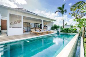 Villa L at Seseh 2 bedroom private luxury oasis next to the Beach