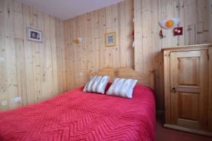 Appartements VAUJANYLOCATIONS - Claret 2 Appartement 6 : photos des chambres