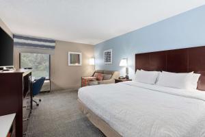 King Room with Sofa Bed - Non-Smoking room in Hampton Inn Rock Hill