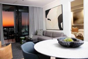 Epic Getaway in Waterfall