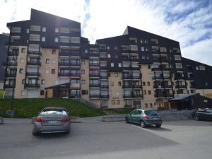 Studio avec coin chambre, balcon, cuisine équipée, pied des pistes - Les Ménuires - FR-1-452-262