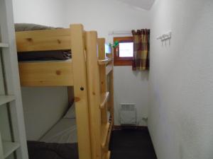 Appartements Appartement Valfrejus 8 pers, cuisine equipee, 2 sdb, animaux admis - FR-1-561-27 : photos des chambres