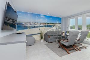 Sea Apartment with Parking by Renters