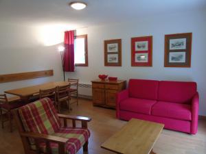 Appartement cosy 2 pièces avec terrasse, proche télésièges et commerces, idéal pour 6 personnes! - FR-1-561-78