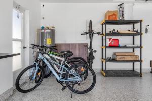 Gulf Access, Heated Pool, Bikes, Kayaks - Comfort on the H2O - Cape Coral - Roelens Vacations