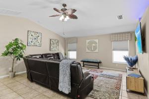Gulf Access, Heated Pool, Bikes, Kayaks - Comfort on the H2O - Cape Coral - Roelens Vacations
