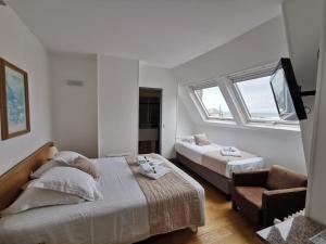 Hotels Hotel Des Falaises : Chambre Triple Standard