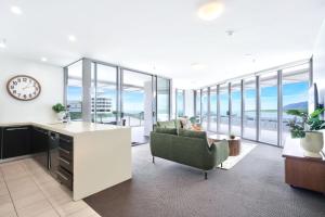 11 Harbour Lights with Ocean Views