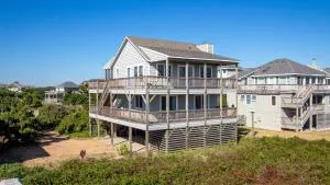 SA47, Lazy Bones- Oceanfront, Ocean Views, Sun Decks, Close to Beach Access - Sanderling
