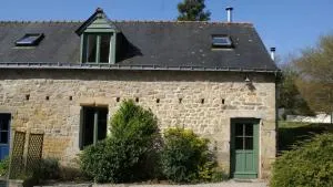 Jade - Gîtes De Kerlividic - Saint-Caradec-Trégomel