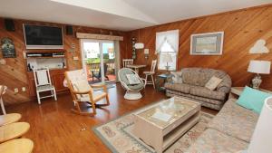 Oceanside, Close to beach, Sunroom, Carport, SNH351, Sea Sharp