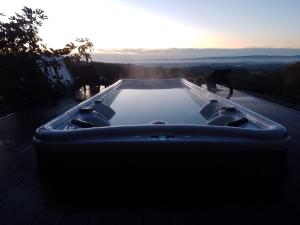 Villa Wolf Castle - vanjski grijani bazen