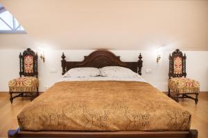 Luxury Medieval 2 Storey apartment with Antique Furniture in Old Town