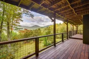 Highlands Haven Fireplace, Deck and Mountain Views! - Highlands