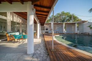 Mansão de Cinco Suítes próximo a Praia de Geribá por Luxury Rentals