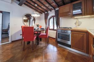 Santa Croce at your Fingertips. PLUS
