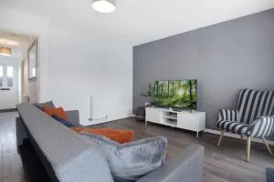 Charming 3 Bedroom House in Hartlepool, Sleeps 5 - 锡顿卡鲁