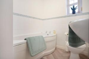 Charming 3 Bedroom House in Hartlepool, Sleeps 5