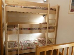 Duplex 3 Pièces Proche Pistes, Animaux Acceptés - FR-1-182-164