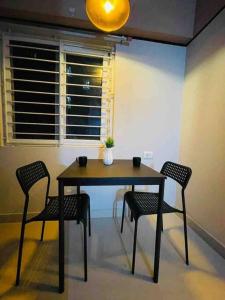 Apricot: 1bhk Humble Abode in Botanical Gardens