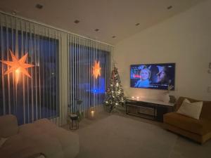 Modern family escape- Stay like local